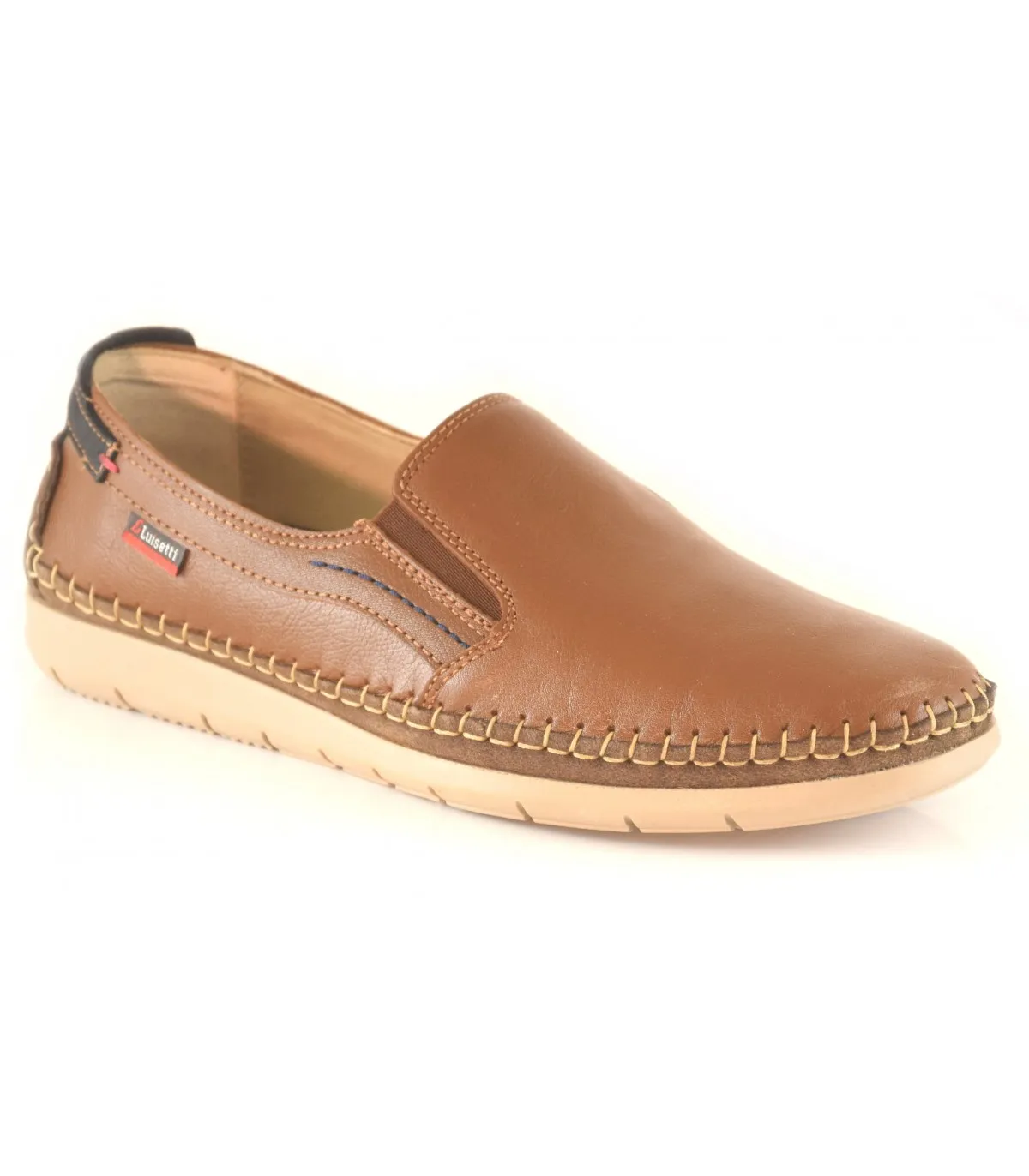 Mocasín con cosido en color coñac