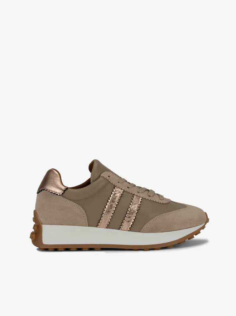 SAPATILHA EM PELE COMBINADA DE ATACADOR COM SOLA RETRO RUNNING